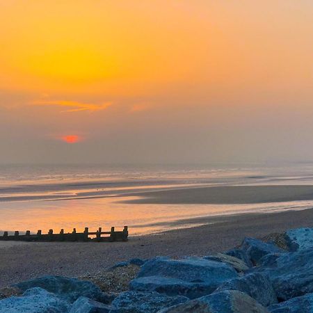 Sea 'N' Stars Platinum Plus Holiday Home With Views, Free Wifi And Netflix Camber Eksteriør billede