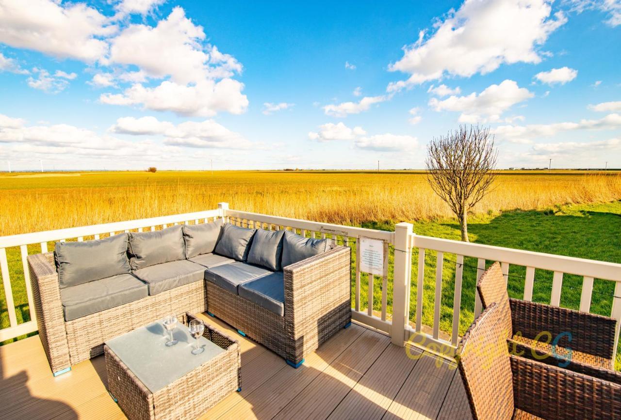 Sea 'N' Stars Platinum Plus Holiday Home With Views, Free Wifi And Netflix Camber Eksteriør billede