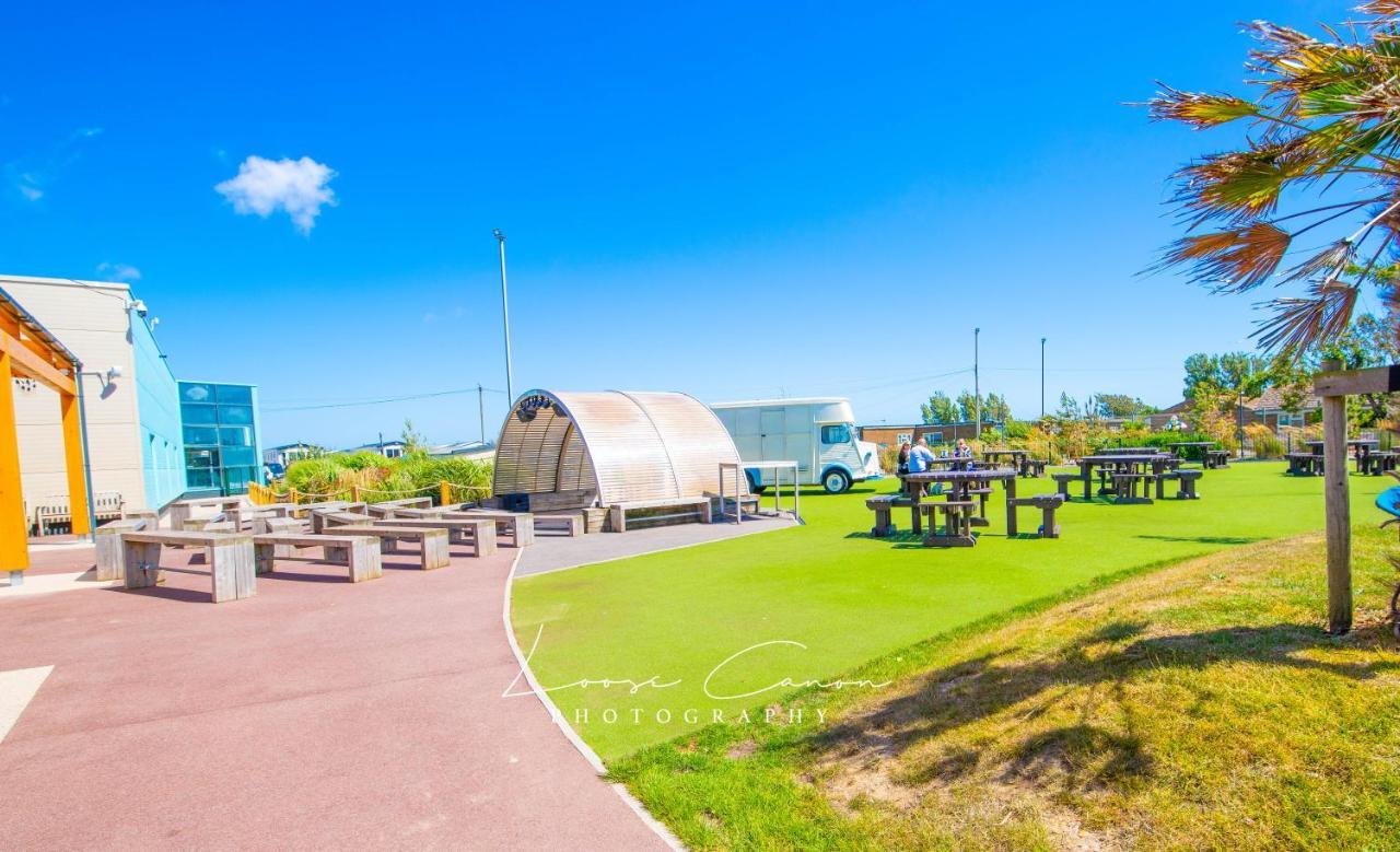 Sea 'N' Stars Platinum Plus Holiday Home With Views, Free Wifi And Netflix Camber Eksteriør billede