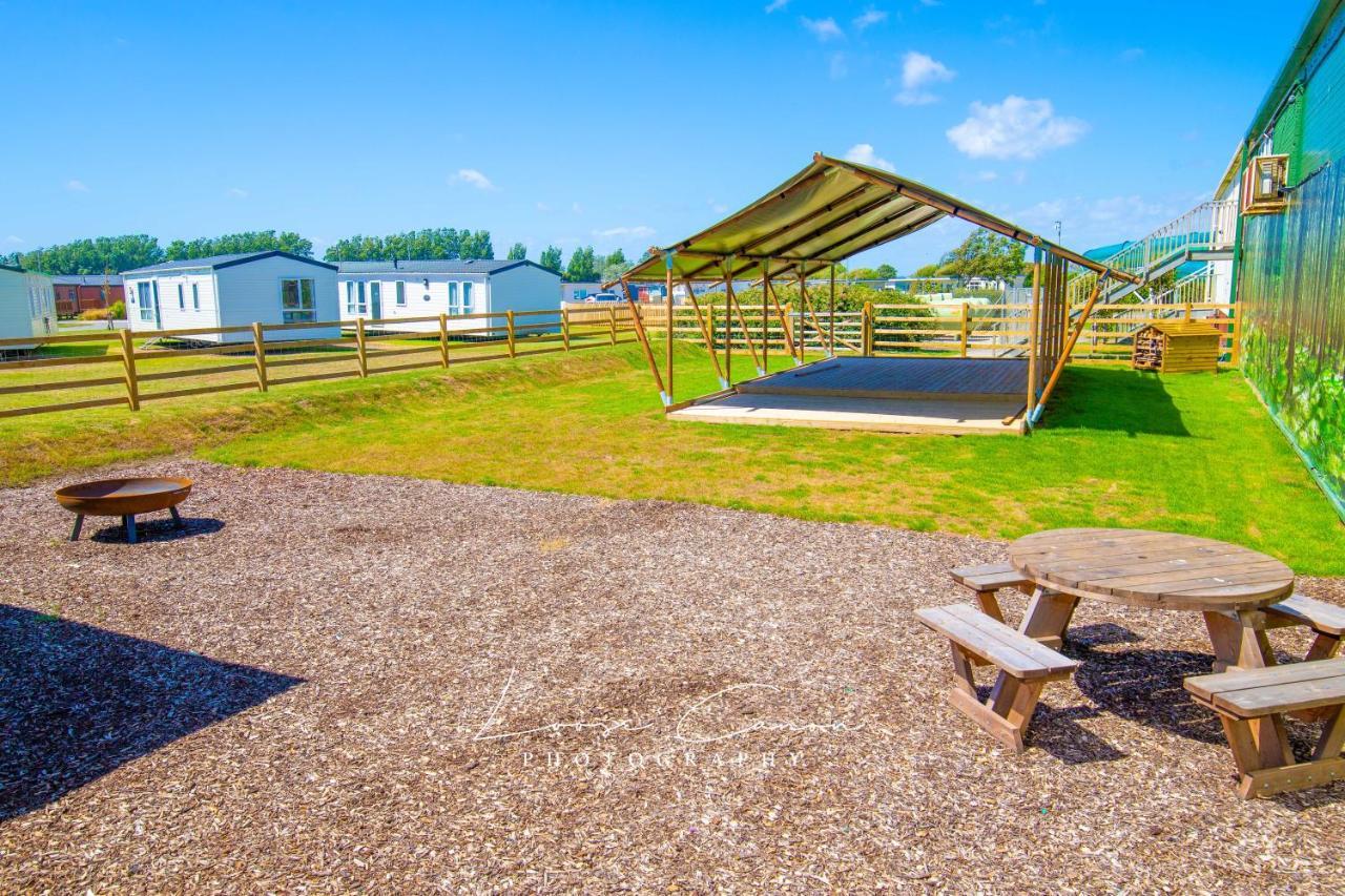 Sea 'N' Stars Platinum Plus Holiday Home With Views, Free Wifi And Netflix Camber Eksteriør billede