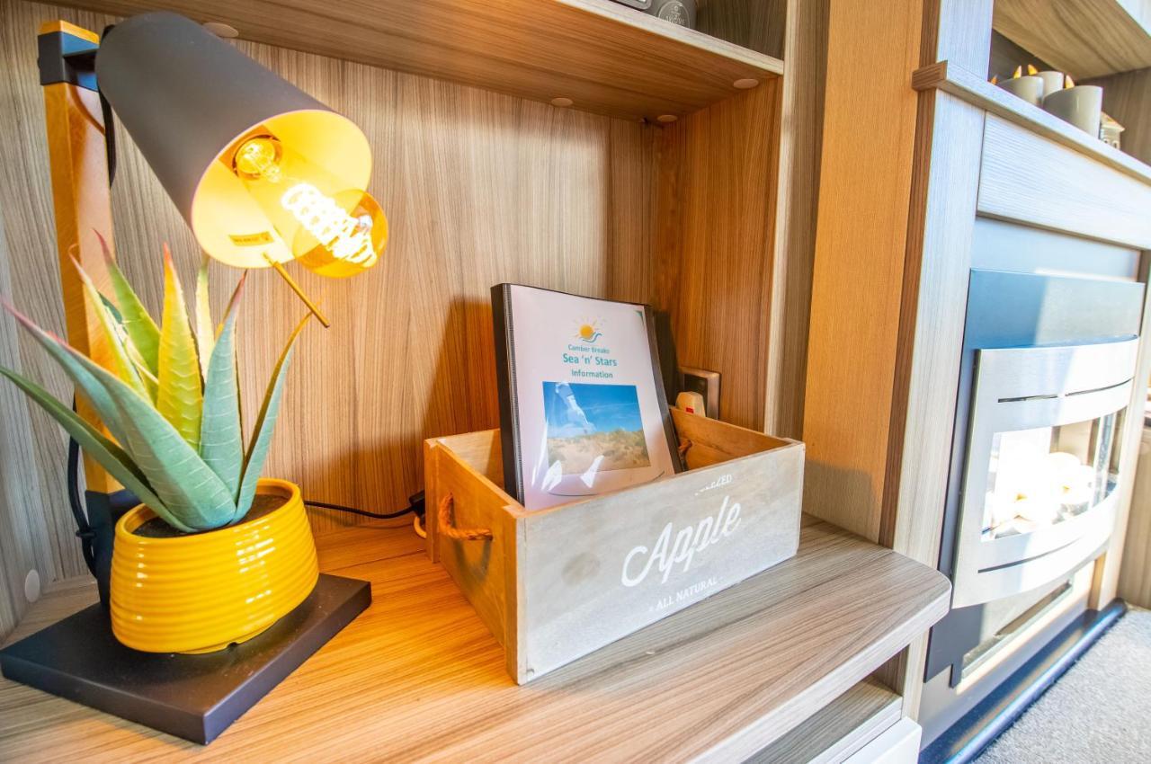 Sea 'N' Stars Platinum Plus Holiday Home With Views, Free Wifi And Netflix Camber Eksteriør billede