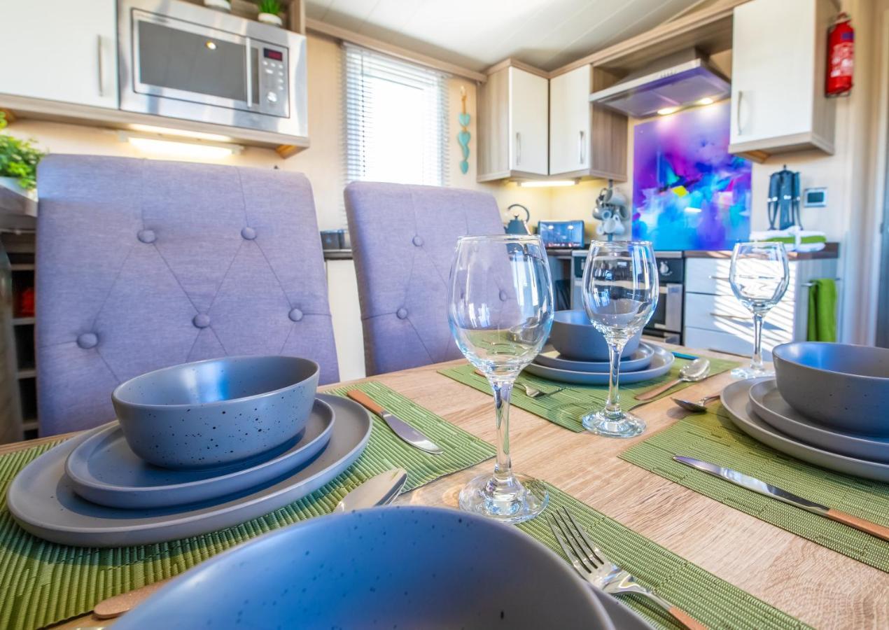 Sea 'N' Stars Platinum Plus Holiday Home With Views, Free Wifi And Netflix Camber Eksteriør billede