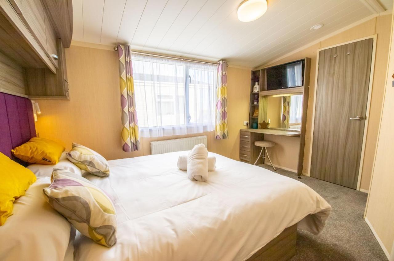 Sea 'N' Stars Platinum Plus Holiday Home With Views, Free Wifi And Netflix Camber Eksteriør billede
